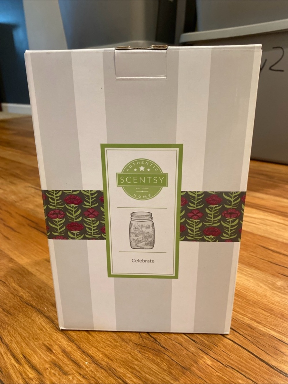 Scentsy Celebrate wax warmer new in box